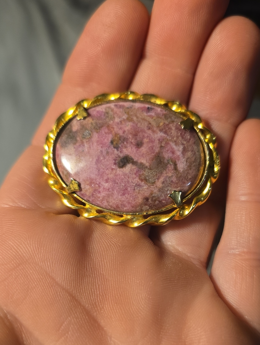 Pink Rhodonite Stone Gold-Tone Oval Brooch — Women Jewelry